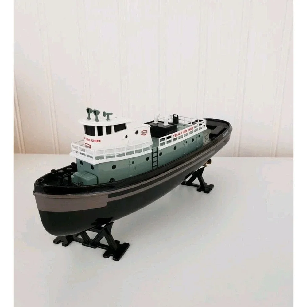 2000 Millennium Edition Texaco Fire Chief Tugboat Bank- Ertl Mint In Sealed Box